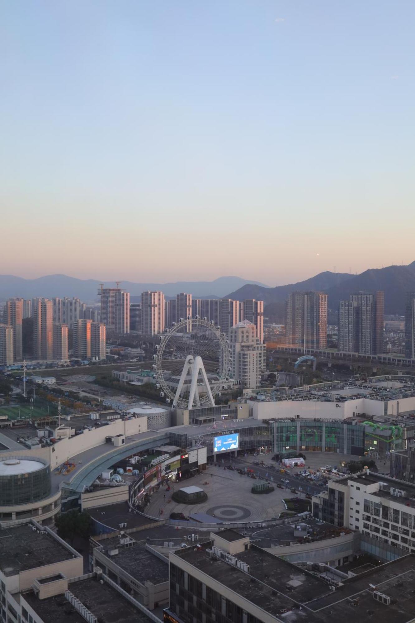 Doubletree By Hilton Ningbo Beilun Hotell Exteriör bild