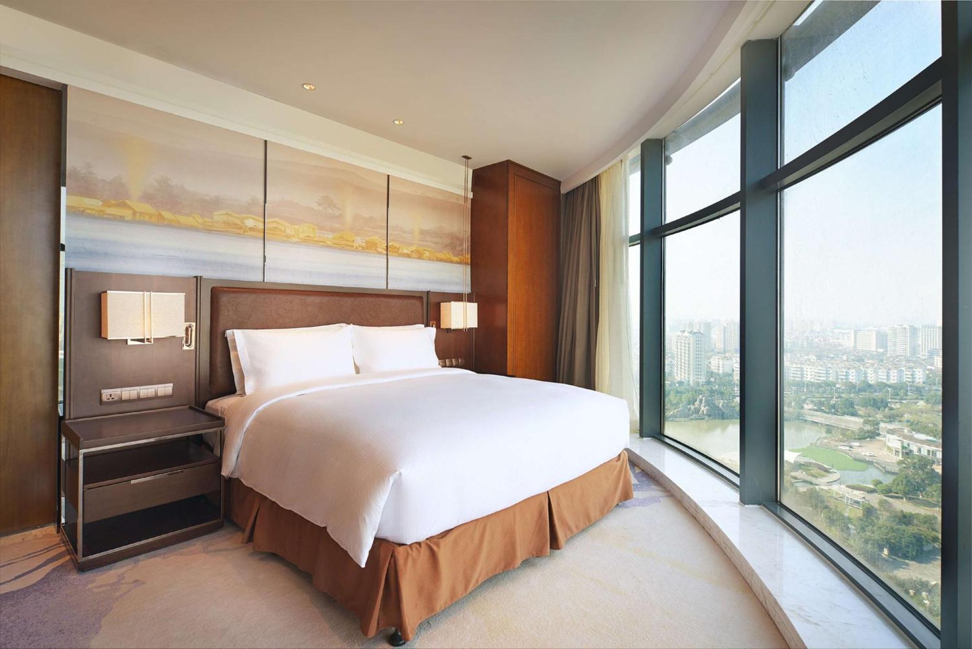 Doubletree By Hilton Ningbo Beilun Hotell Exteriör bild